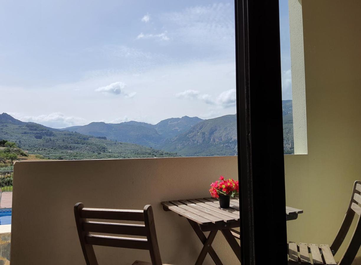 Apartamentos Serrella - Rural Guadalest Benimantell Quarto foto